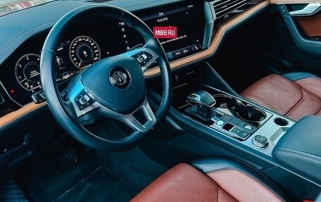 Volkswagen Touareg III, 2019 год, 5 600 000 рублей, 3 фотография