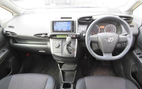 Toyota Wish II, 2013 год, 1 150 000 рублей, 11 фотография