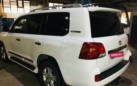 Toyota Land Cruiser 200, 2014 год, 4 650 000 рублей, 10 фотография