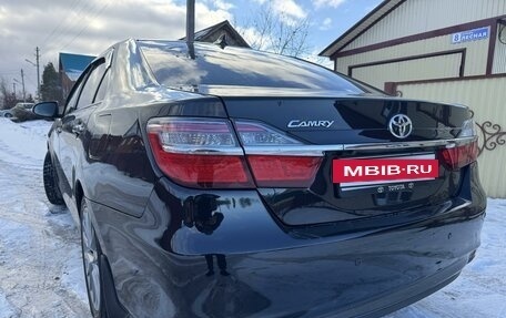 Toyota Camry, 2017 год, 2 250 000 рублей, 5 фотография