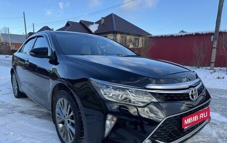 Toyota Camry, 2017 год, 2 250 000 рублей, 14 фотография