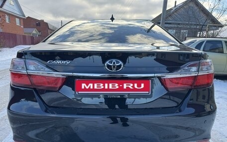 Toyota Camry, 2017 год, 2 250 000 рублей, 16 фотография