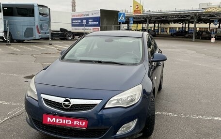 Opel Astra J, 2011 год, 595 000 рублей, 1 фотография