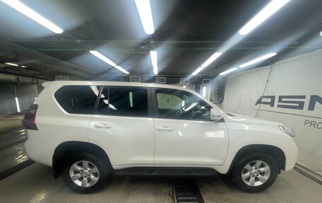 Toyota Land Cruiser Prado 150 рестайлинг 2, 2014 год, 4 090 000 рублей, 4 фотография