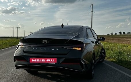 Hyundai Elantra, 2023 год, 3 105 000 рублей, 30 фотография