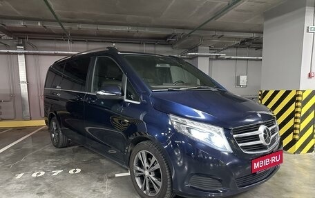 Mercedes-Benz V-Класс, 2015 год, 4 200 000 рублей, 2 фотография