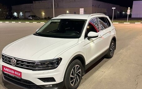 Volkswagen Tiguan II, 2018 год, 2 450 000 рублей, 2 фотография