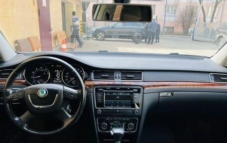 Skoda Superb III рестайлинг, 2011 год, 1 280 000 рублей, 6 фотография