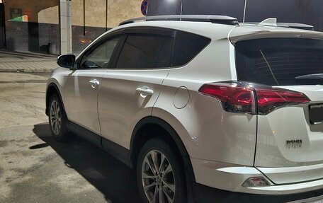 Toyota RAV4, 2018 год, 3 350 000 рублей, 4 фотография