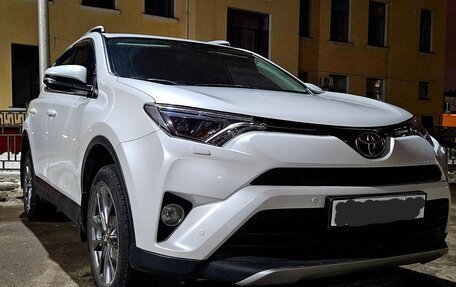 Toyota RAV4, 2018 год, 3 350 000 рублей, 7 фотография