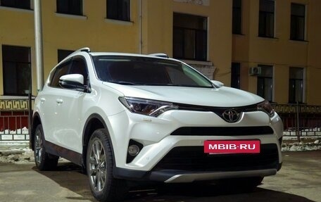 Toyota RAV4, 2018 год, 3 350 000 рублей, 6 фотография