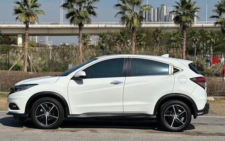 Honda Vezel, 2021 год, 1 410 000 рублей, 3 фотография