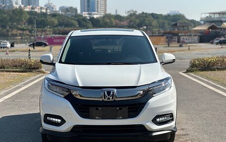 Honda Vezel, 2021 год, 1 410 000 рублей, 2 фотография