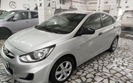 Hyundai Solaris II рестайлинг, 2014 год, 850 000 рублей, 5 фотография