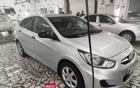 Hyundai Solaris II рестайлинг, 2014 год, 850 000 рублей, 3 фотография