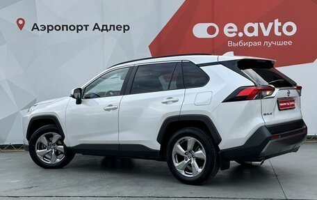 Toyota RAV4, 2021 год, 3 790 000 рублей, 6 фотография