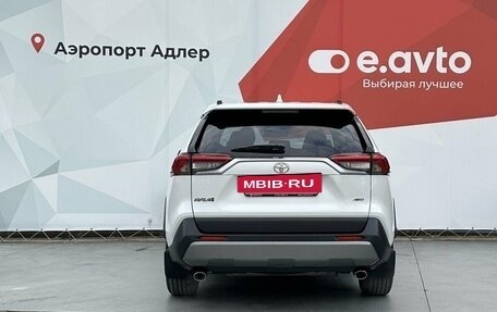 Toyota RAV4, 2021 год, 3 790 000 рублей, 5 фотография