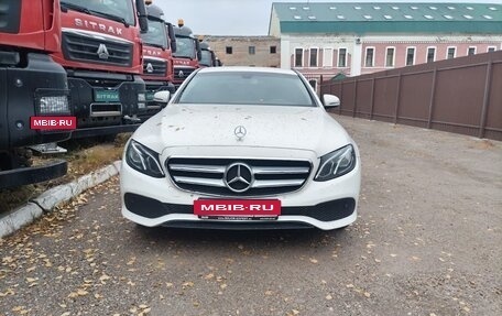 Mercedes-Benz E-Класс, 2018 год, 1 850 000 рублей, 2 фотография