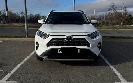 Toyota RAV4, 2020 год, 3 300 000 рублей, 1 фотография