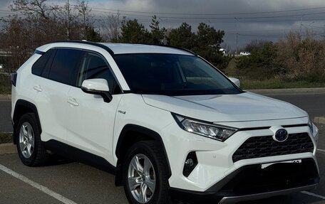 Toyota RAV4, 2020 год, 3 300 000 рублей, 2 фотография