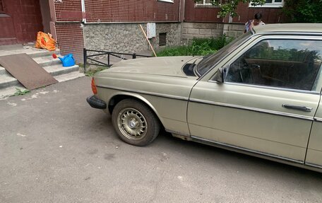 Mercedes-Benz W123, 1980 год, 450 000 рублей, 9 фотография