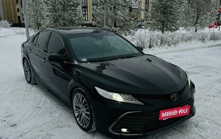 Toyota Camry, 2018 год, 2 990 000 рублей, 4 фотография