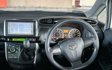 Toyota Wish II, 2013 год, 1 580 000 рублей, 7 фотография