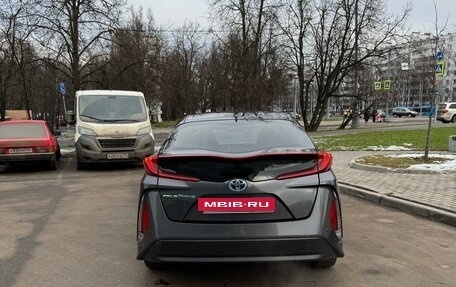 Toyota Prius IV XW50, 2019 год, 2 950 000 рублей, 6 фотография