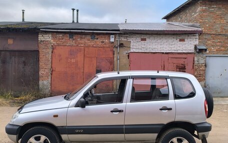 Chevrolet Niva I рестайлинг, 2004 год, 385 000 рублей, 10 фотография