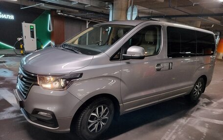 Hyundai H-1 II рестайлинг, 2021 год, 3 350 000 рублей, 18 фотография