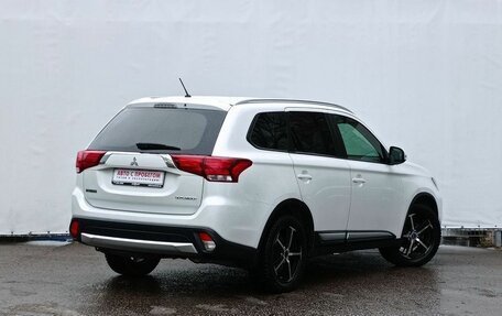 Mitsubishi Outlander III рестайлинг 3, 2016 год, 2 150 000 рублей, 5 фотография