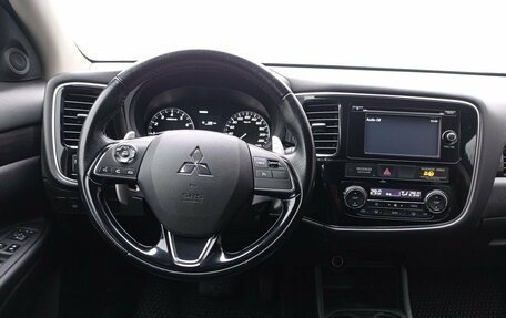 Mitsubishi Outlander III рестайлинг 3, 2016 год, 2 150 000 рублей, 13 фотография