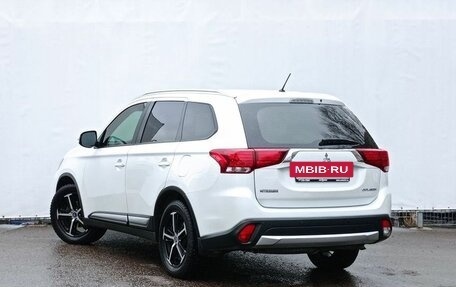 Mitsubishi Outlander III рестайлинг 3, 2016 год, 2 150 000 рублей, 7 фотография