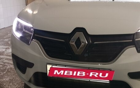 Renault Logan II, 2018 год, 965 000 рублей, 11 фотография