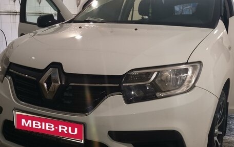 Renault Logan II, 2018 год, 965 000 рублей, 17 фотография