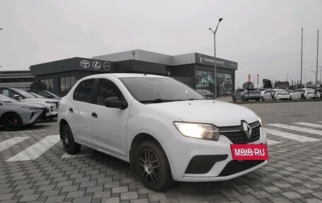 Renault Logan II, 2018 год, 1 080 000 рублей, 3 фотография