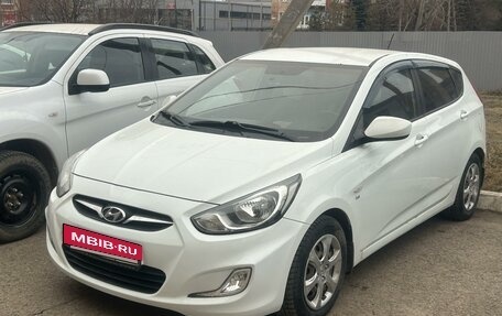 Hyundai Solaris II рестайлинг, 2012 год, 1 000 000 рублей, 2 фотография