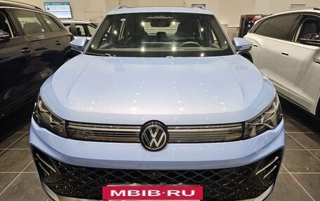 Volkswagen Tiguan, 2024 год, 6 408 000 рублей, 17 фотография