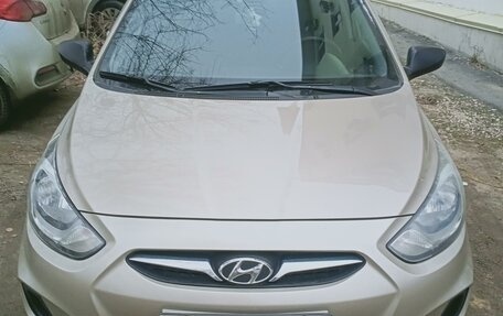 Hyundai Solaris II рестайлинг, 2013 год, 830 000 рублей, 5 фотография