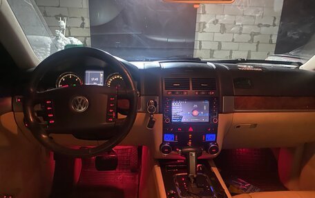 Volkswagen Touareg III, 2006 год, 960 000 рублей, 9 фотография