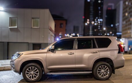 Toyota Land Cruiser Prado 150 рестайлинг 2, 2018 год, 5 550 000 рублей, 6 фотография