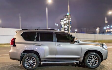 Toyota Land Cruiser Prado 150 рестайлинг 2, 2018 год, 5 550 000 рублей, 8 фотография