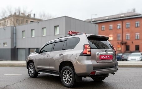 Toyota Land Cruiser Prado 150 рестайлинг 2, 2018 год, 5 550 000 рублей, 19 фотография