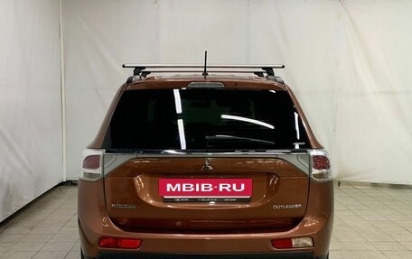 Mitsubishi Outlander III рестайлинг 3, 2012 год, 1 500 000 рублей, 6 фотография