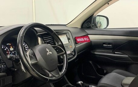 Mitsubishi Outlander III рестайлинг 3, 2012 год, 1 500 000 рублей, 9 фотография