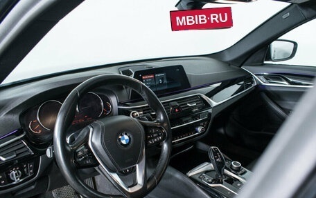 BMW 5 серия, 2019 год, 3 300 000 рублей, 13 фотография