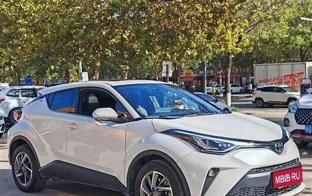 Toyota C-HR I рестайлинг, 2022 год, 2 290 007 рублей, 1 фотография