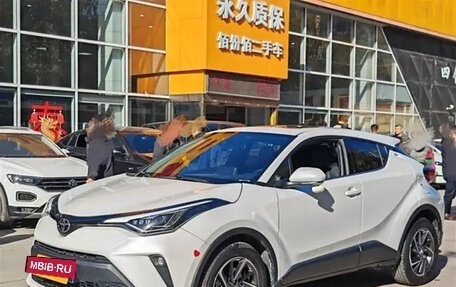 Toyota C-HR I рестайлинг, 2022 год, 2 290 007 рублей, 10 фотография