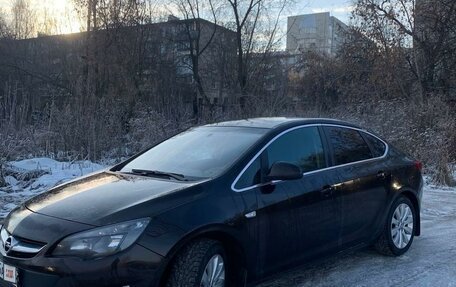 Opel Astra J, 2014 год, 980 000 рублей, 3 фотография