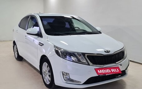 KIA Rio III рестайлинг, 2014 год, 985 000 рублей, 3 фотография